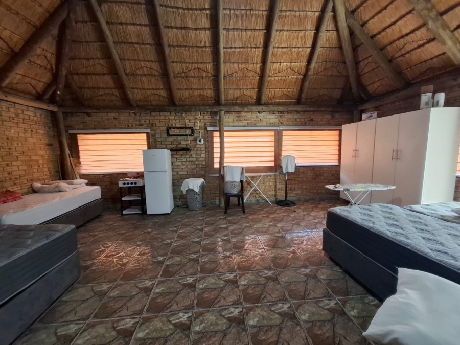 5 Bedroom Property for Sale in Oos Einde North West